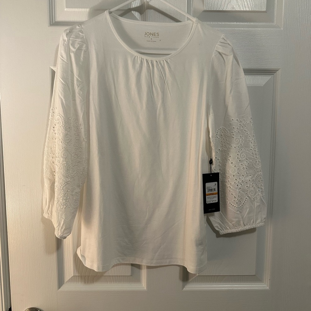 NWT Jones of Ny White Eyelet Sleeve Top